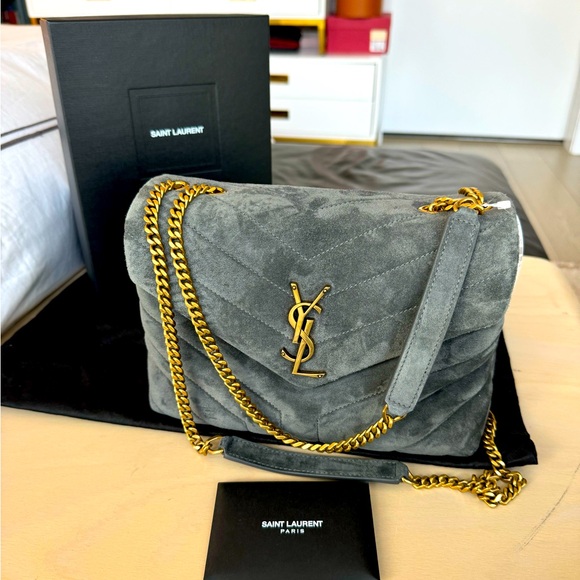 Saint Lauren Envelope Bag with Iconic Chevron Quilt Overstitching (JB1194) - Picture 1 of 10